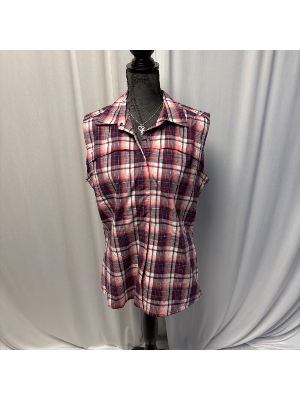 Dakini Sleeveless Shirt Womens Size Medium Red White Blue Plaid Snaps